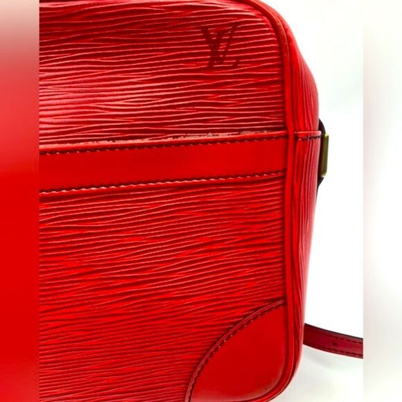 Auth Louis Vuitton Small Textured Epi Red Leather Trocadero Shoulder Bag - Picture 9 of 15